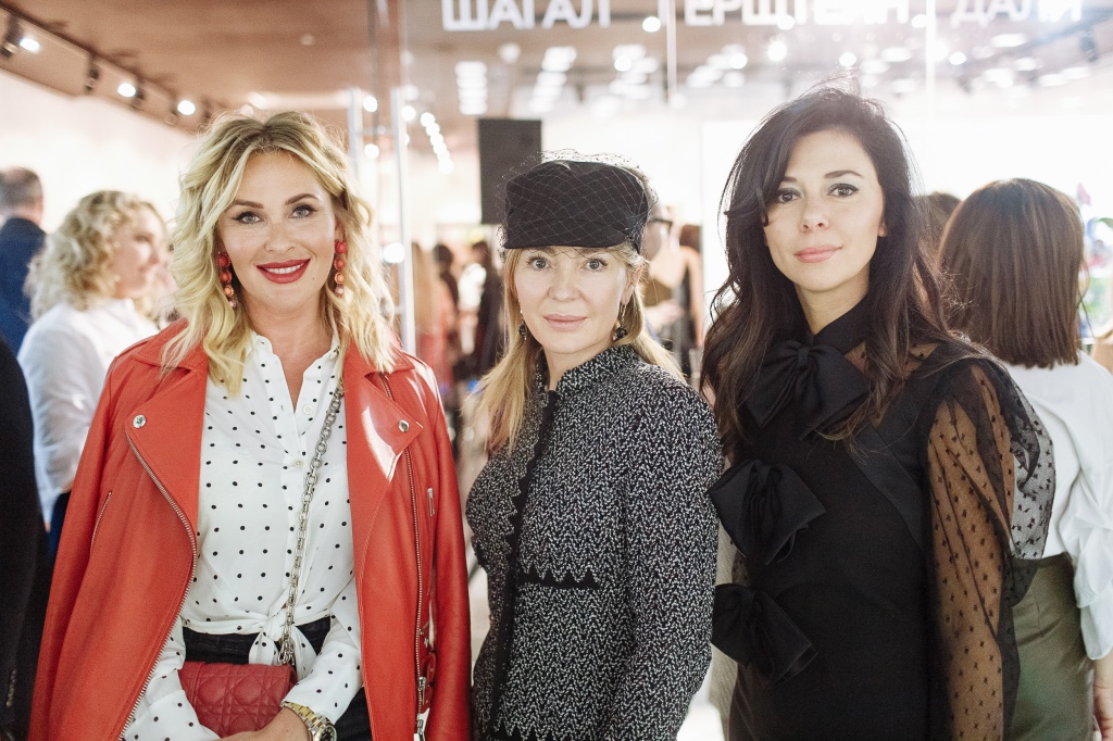 TV hostess Victoria Gilvarg, Valeria Nikulina and brand owner of the Carussel Natalia Gornaeva